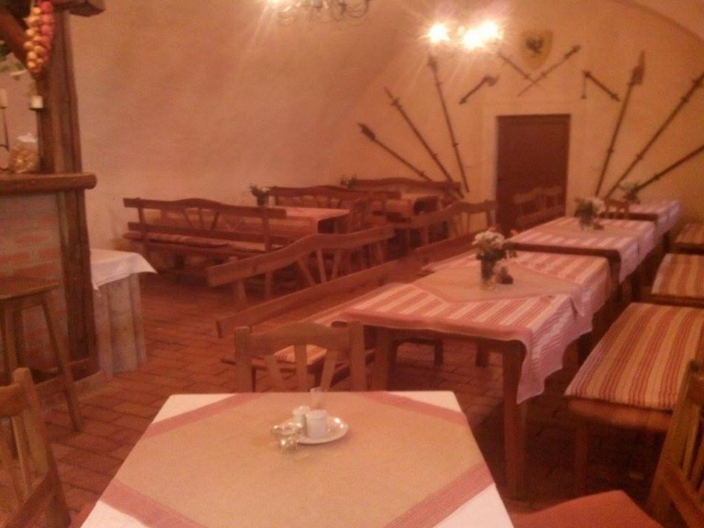 Zamek Cerveny Hradek Hotel