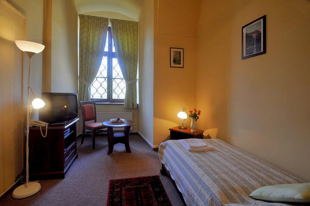 Hotel Zamek Cerveny Hradek