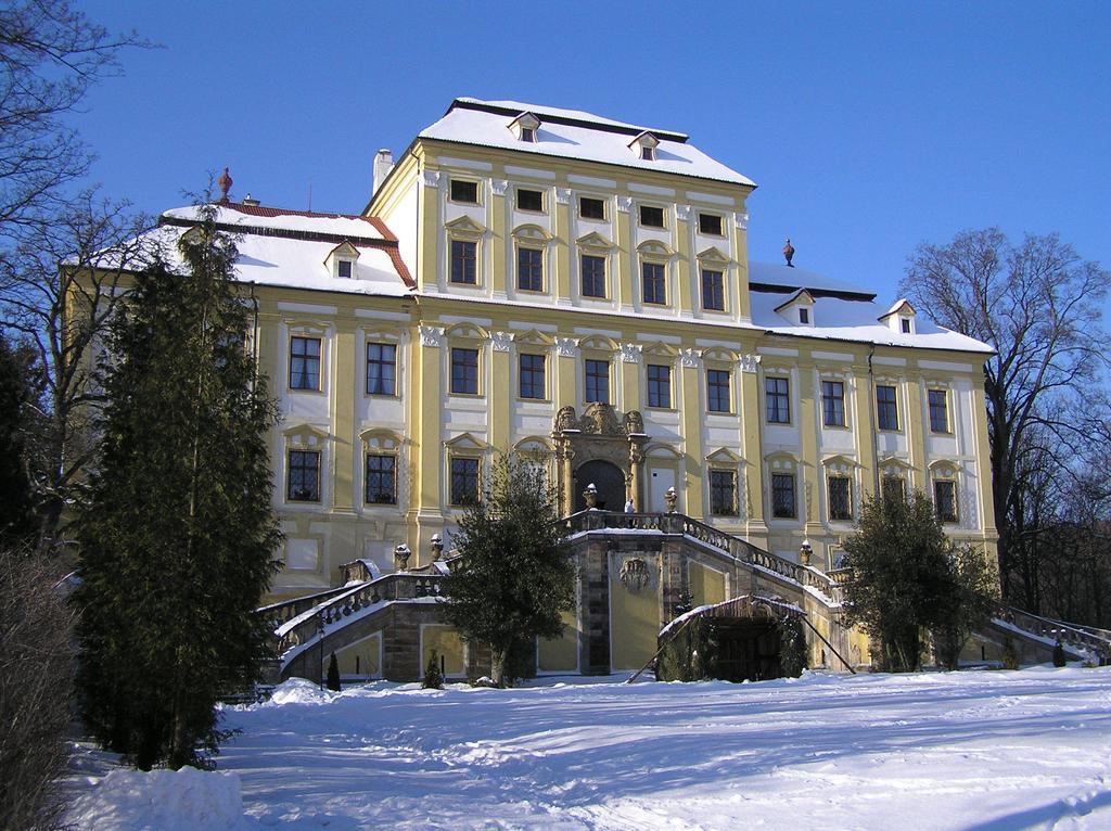Hotel Zamek Cerveny Hradek