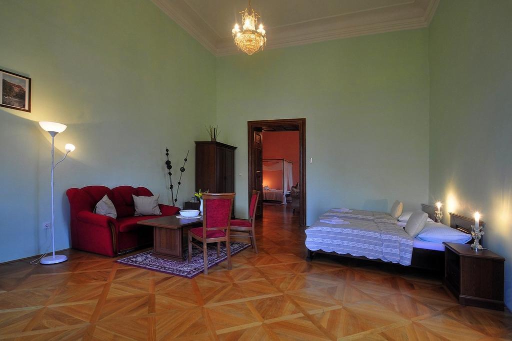 Zamek Cerveny Hradek Hotel 3*