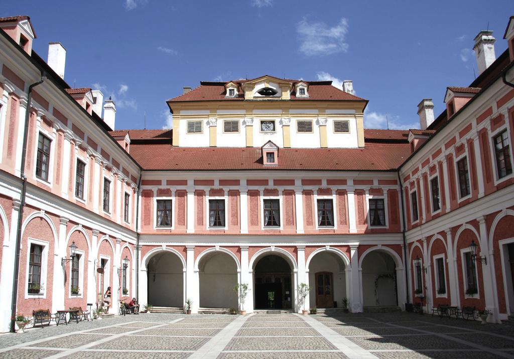 Zamek Cerveny Hradek Jirkov
